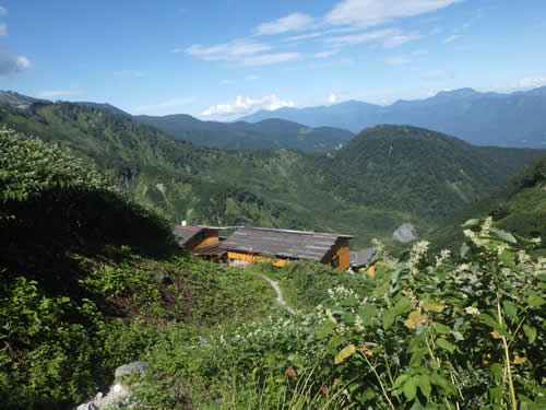 鑓温泉小屋