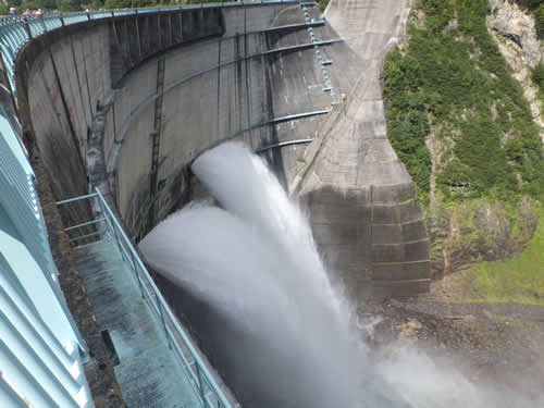 黒部ダム
